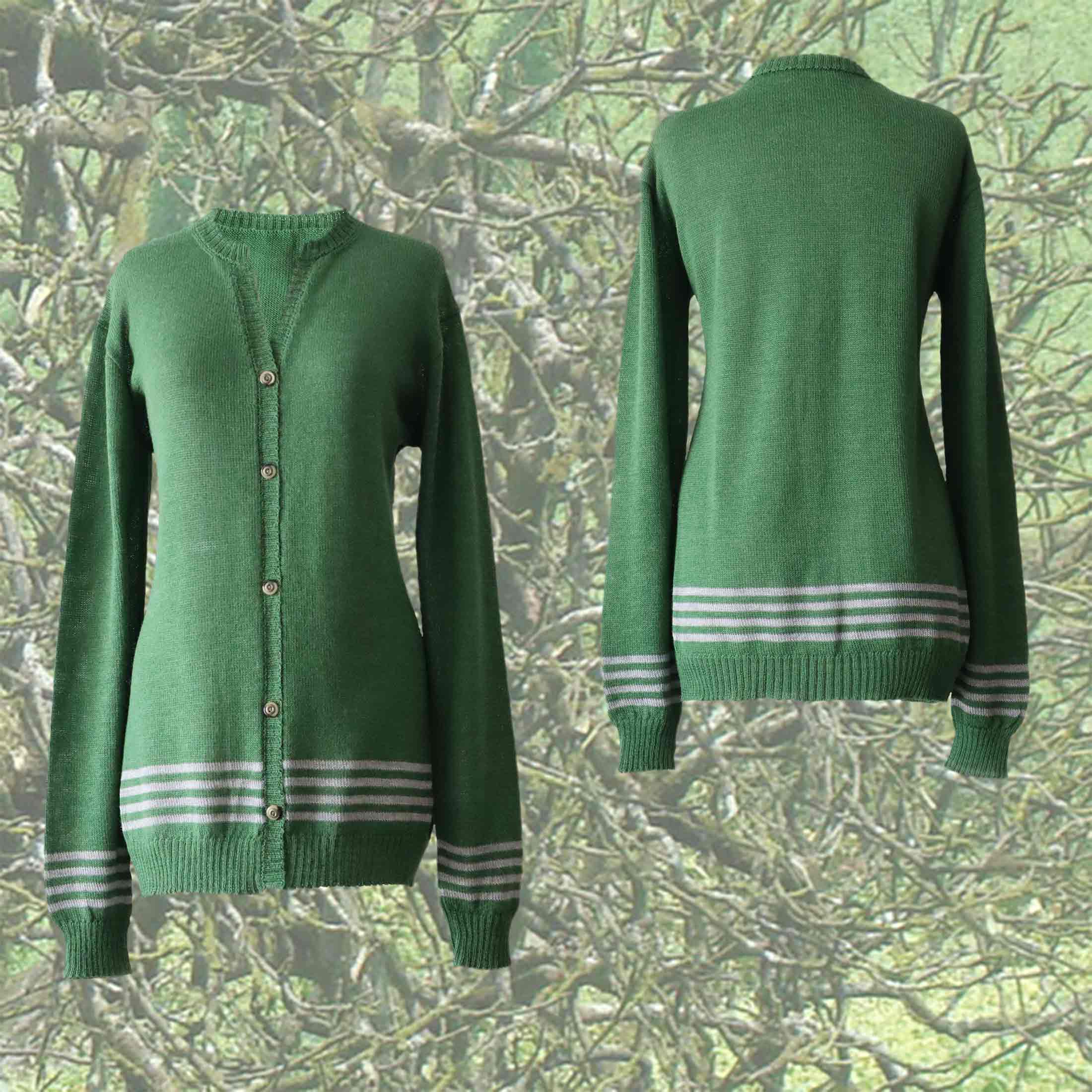 PFL - Knitwear Cardigan baby alpaca 100%, button closure, vest baby alpaca with a mix of crew and v-neck color green. PFL - Knitwear Cardigan baby alpaca 100%, button closure, vest baby alpaca with a mix of crew and v-neck color green.