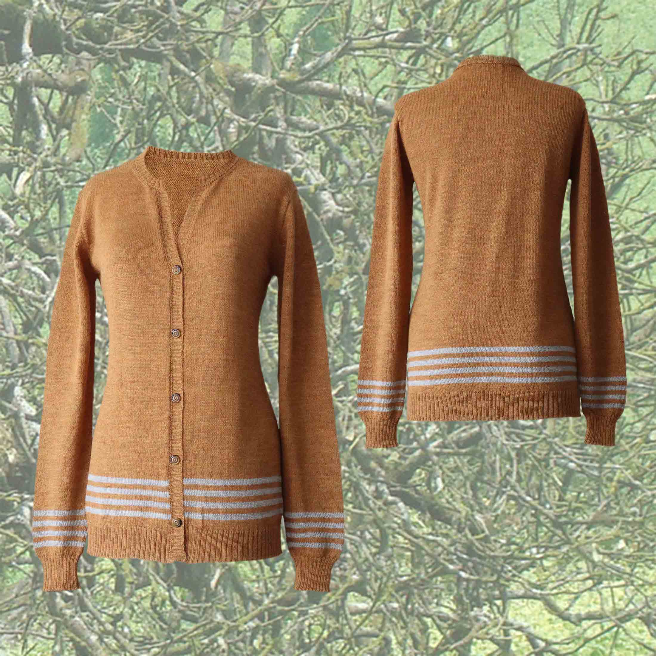 PFL - Knitwear Cardigan baby alpaca 100%, button closure, vest baby alpaca with a mix of crew and v-neck color Tan mixed. PFL - Knitwear Cardigan baby alpaca 100%, button closure, vest baby alpaca with a mix of crew and v-neck color Tan mixed.