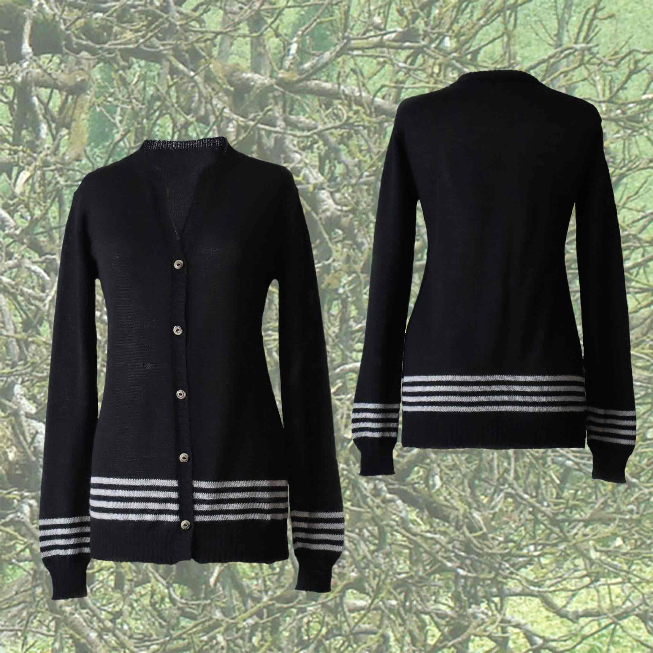 PFL- Knitwear Cardigan baby alpaca 100%, button closure, vest baby alpaca with a mix of crew and v-neck color black. PFL- Knitwear Cardigan baby alpaca 100%, button closure, vest baby alpaca with a mix of crew and v-neck color black.